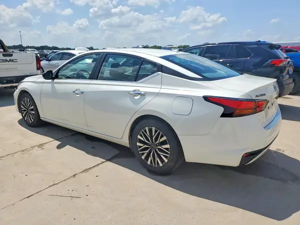 1N4BL4DV2SN304567 2025 NISSAN ALTIMA - Image 2