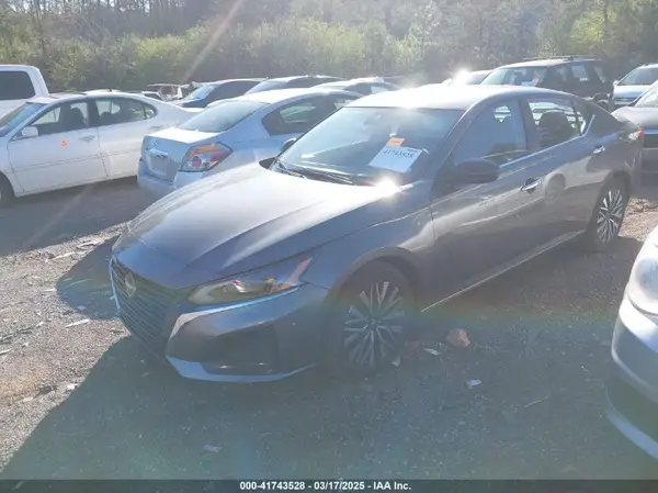 1N4BL4DV2SN305041 2025 NISSAN ALTIMA - Image 2
