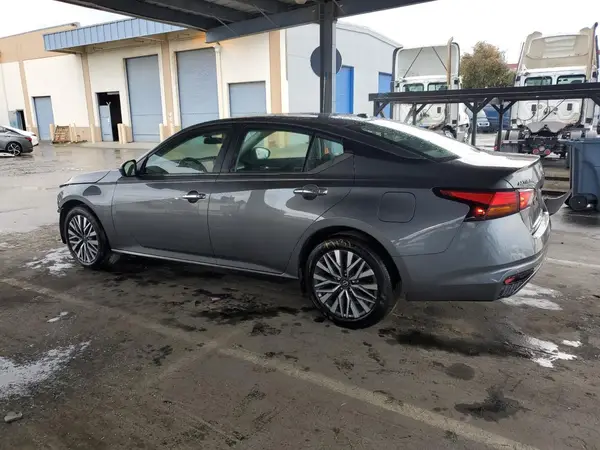 1N4BL4DV2SN320946 2025 NISSAN ALTIMA - Image 2