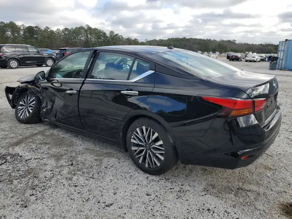 1N4BL4DV2SN321921 2025 NISSAN ALTIMA - Image 2
