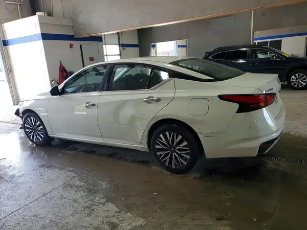 1N4BL4DV2SN324589 2025 NISSAN ALTIMA - Image 2