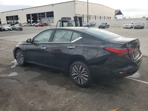 1N4BL4DV2SN328626 2025 NISSAN ALTIMA - Image 2