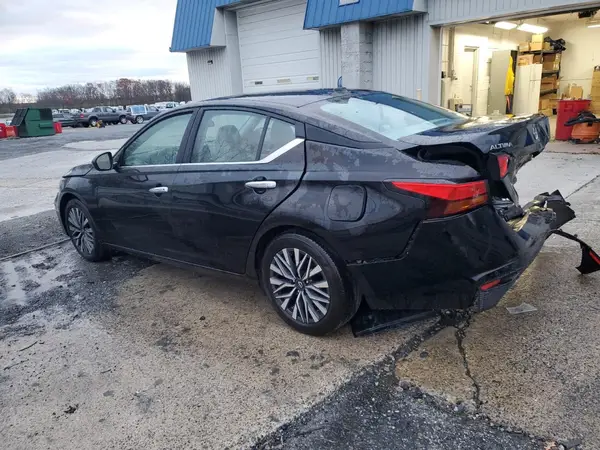 1N4BL4DV2SN329436 2025 NISSAN ALTIMA - Image 2