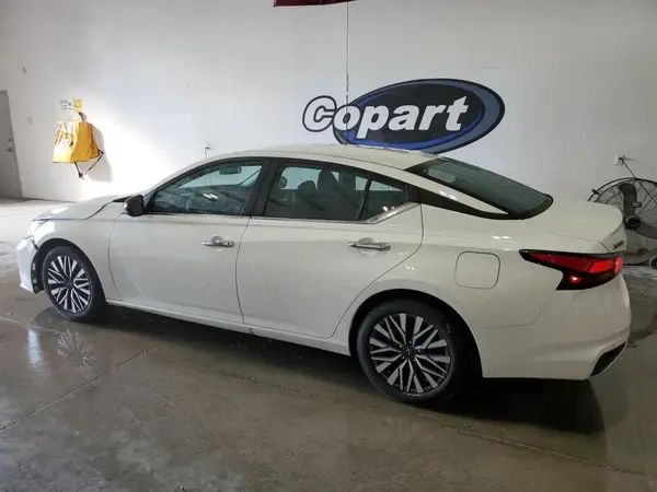1N4BL4DV2SN339514 2025 NISSAN ALTIMA - Image 2