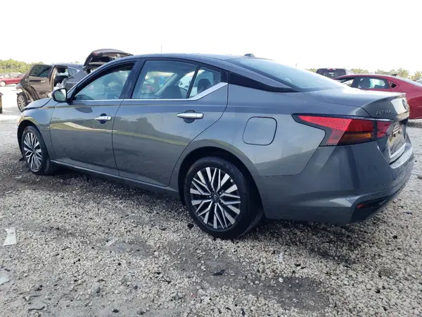 1N4BL4DV2SN341540 2025 NISSAN ALTIMA - Image 2