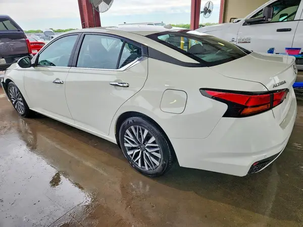 1N4BL4DV2SN347337 2025 NISSAN ALTIMA - Image 2