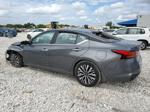 1N4BL4DV2SN347483 2025 NISSAN ALTIMA - Image 2