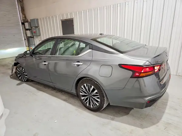 1N4BL4DV2SN349928 2025 NISSAN ALTIMA - Image 2
