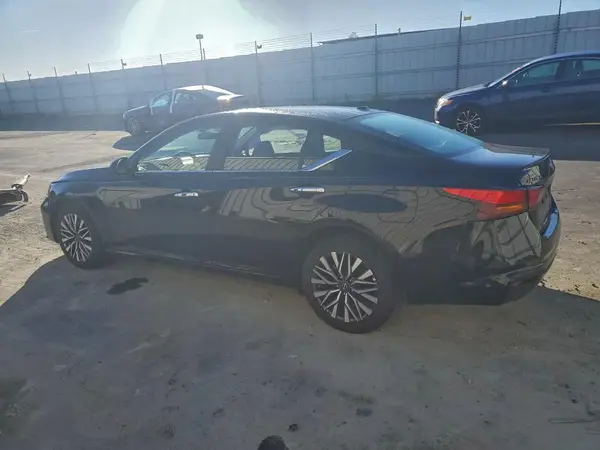 1N4BL4DV2SN351355 2025 NISSAN ALTIMA - Image 2
