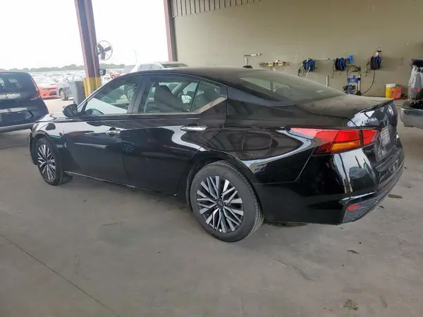 1N4BL4DV2SN352313 2025 NISSAN ALTIMA - Image 2