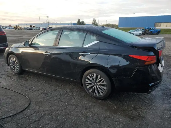 1N4BL4DV2SN352750 2025 NISSAN ALTIMA - Image 2