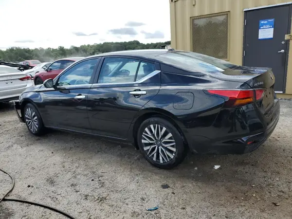 1N4BL4DV2SN364414 2025 NISSAN ALTIMA - Image 2