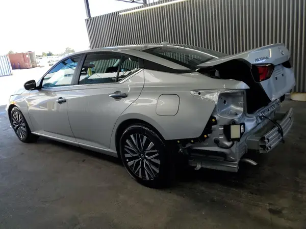 1N4BL4DV2SN365434 2025 NISSAN ALTIMA - Image 2