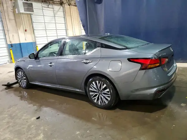 1N4BL4DV2SN365949 2025 NISSAN ALTIMA - Image 2