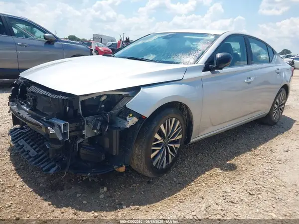 1N4BL4DV2SN366146 2025 NISSAN ALTIMA - Image 2