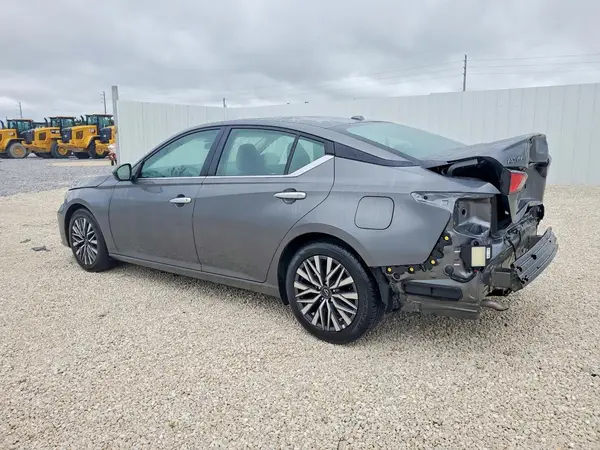 1N4BL4DV2SN366941 2025 NISSAN ALTIMA - Image 2