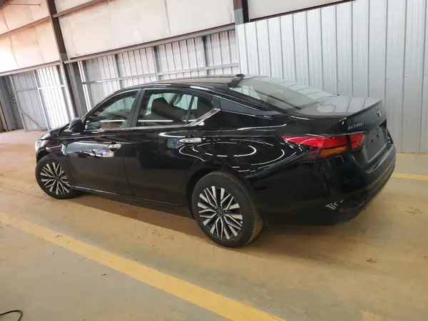 1N4BL4DV2SN367314 2025 NISSAN ALTIMA - Image 2