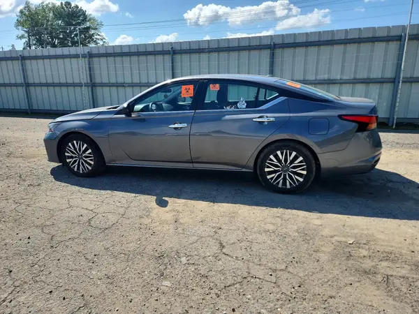 1N4BL4DV2SN367703 2025 NISSAN ALTIMA - Image 2