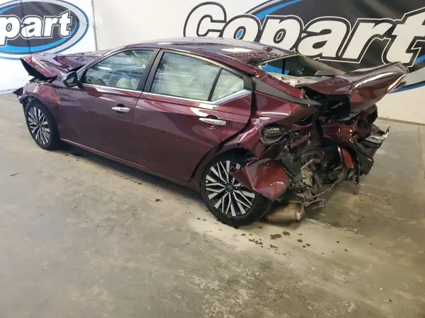 1N4BL4DV2SN374635 2025 NISSAN ALTIMA - Image 2