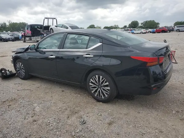 1N4BL4DV2SN376675 2025 NISSAN ALTIMA - Image 2