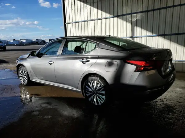 1N4BL4DV2SN380435 2025 NISSAN ALTIMA - Image 2