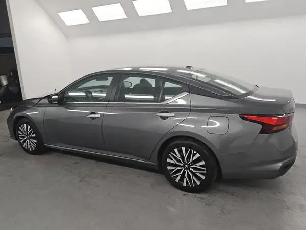 1N4BL4DV2SN382668 2025 NISSAN ALTIMA - Image 2