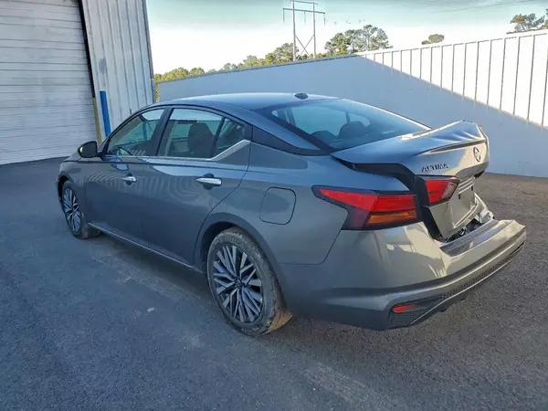 1N4BL4DV2SN389037 2025 NISSAN ALTIMA - Image 2