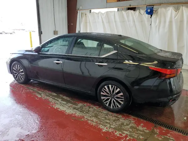 1N4BL4DV2SN397803 2025 NISSAN ALTIMA - Image 2
