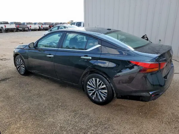 1N4BL4DV2SN401896 2025 NISSAN ALTIMA - Image 2