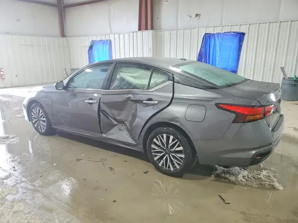 1N4BL4DV2SN415586 2025 NISSAN ALTIMA - Image 2
