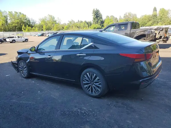 1N4BL4DV2SN433439 2025 NISSAN ALTIMA - Image 2