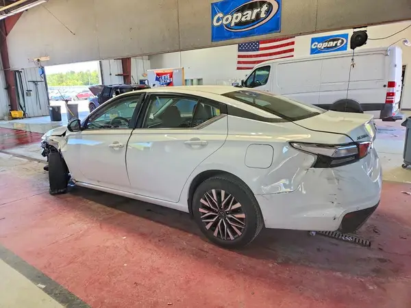 1N4BL4DV2TN311763 2026 NISSAN ALTIMA - Image 2