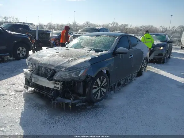 1N4BL4DV3KC184242 2019 NISSAN ALTIMA - Image 2