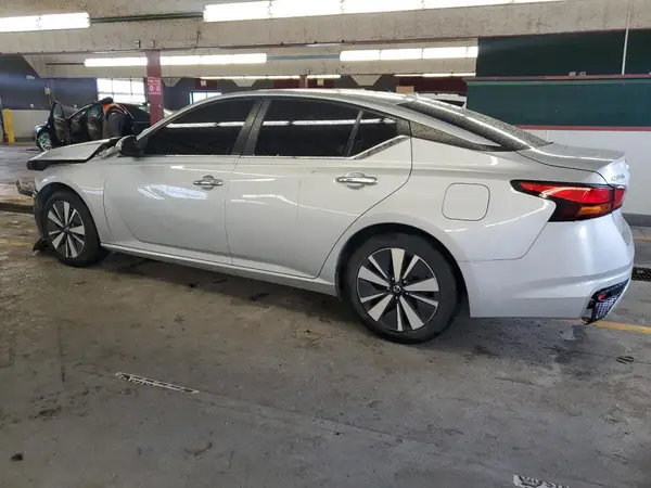 1N4BL4DV3MN364635 2021 NISSAN ALTIMA - Image 2