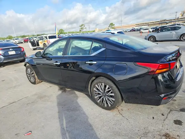 1N4BL4DV3PN339979 2023 NISSAN ALTIMA - Image 2