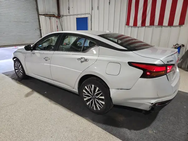 1N4BL4DV3RN304085 2024 NISSAN ALTIMA - Image 2