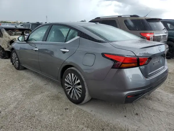 1N4BL4DV3RN312395 2024 NISSAN ALTIMA - Image 2