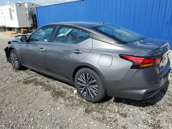 1N4BL4DV3RN324000 2024 NISSAN ALTIMA - Image 2