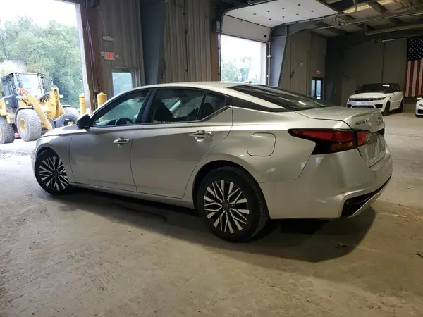 1N4BL4DV3RN345865 2024 NISSAN ALTIMA - Image 2