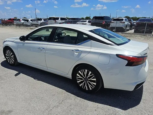1N4BL4DV3RN355795 2024 NISSAN ALTIMA - Image 2