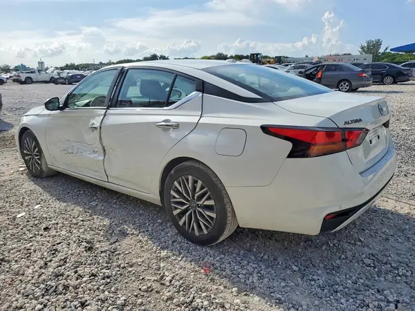 1N4BL4DV3RN367414 2024 NISSAN ALTIMA - Image 2