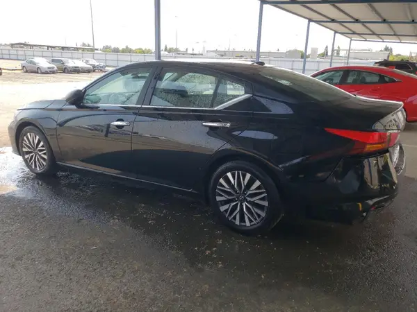 1N4BL4DV3RN386125 2024 NISSAN ALTIMA - Image 2