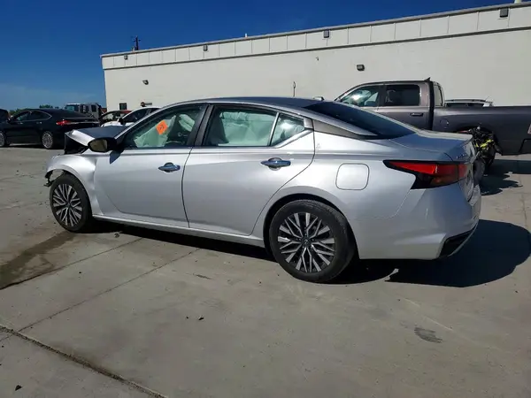 1N4BL4DV3RN392054 2024 NISSAN ALTIMA - Image 2
