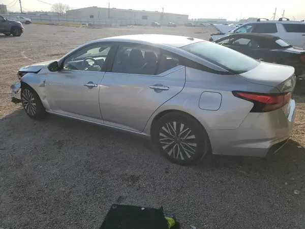 1N4BL4DV3RN392636 2024 NISSAN ALTIMA - Image 2