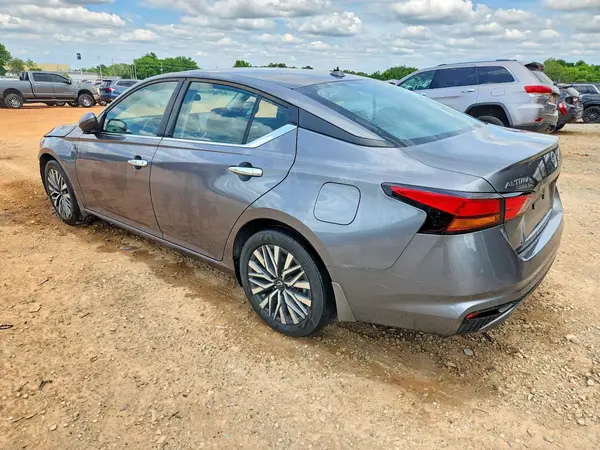 1N4BL4DV3RN398131 2024 NISSAN ALTIMA - Image 2