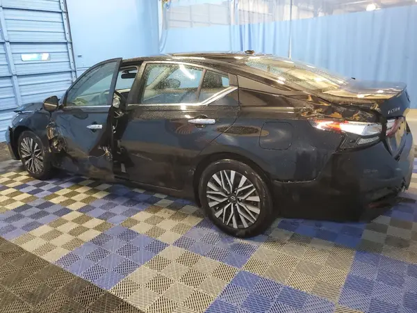 1N4BL4DV3RN399828 2024 NISSAN ALTIMA - Image 2