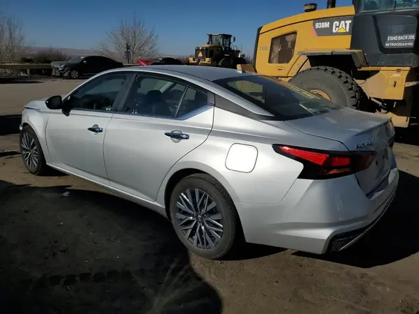 1N4BL4DV3RN428938 2024 NISSAN ALTIMA - Image 2