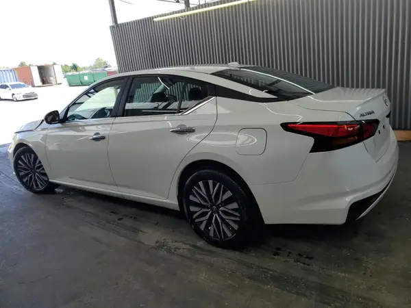 1N4BL4DV3SN303718 2025 NISSAN ALTIMA - Image 2