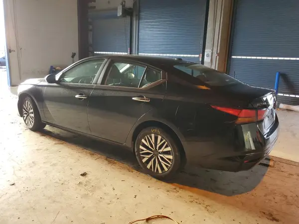 1N4BL4DV3SN306263 2025 NISSAN ALTIMA - Image 2