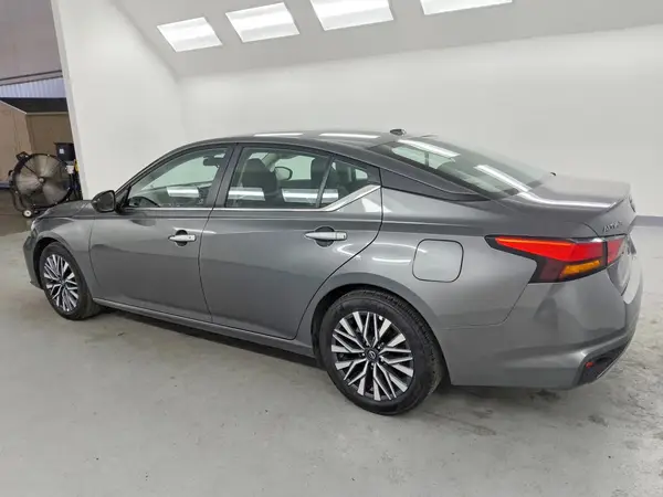 1N4BL4DV3SN319563 2025 NISSAN ALTIMA - Image 2